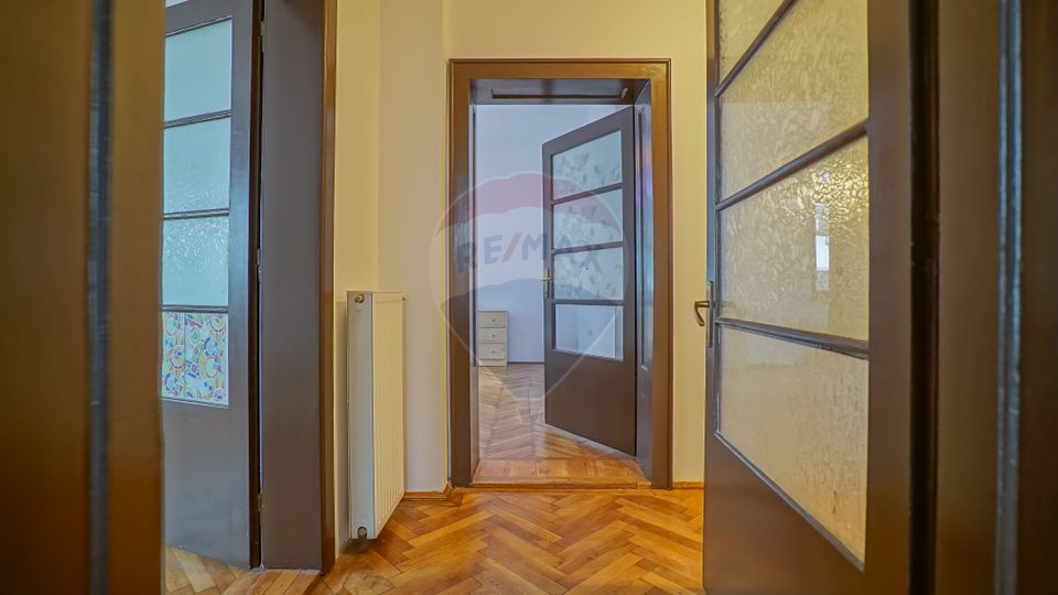 Apartament cu 3 camere în casă cu grădină Drumul Poienii