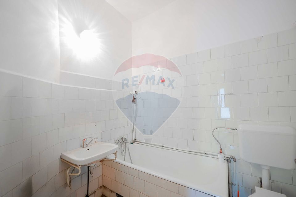 Casă cu 5 camere,489 mp teren de vânzare, în zona Ioșia, Prima Shops