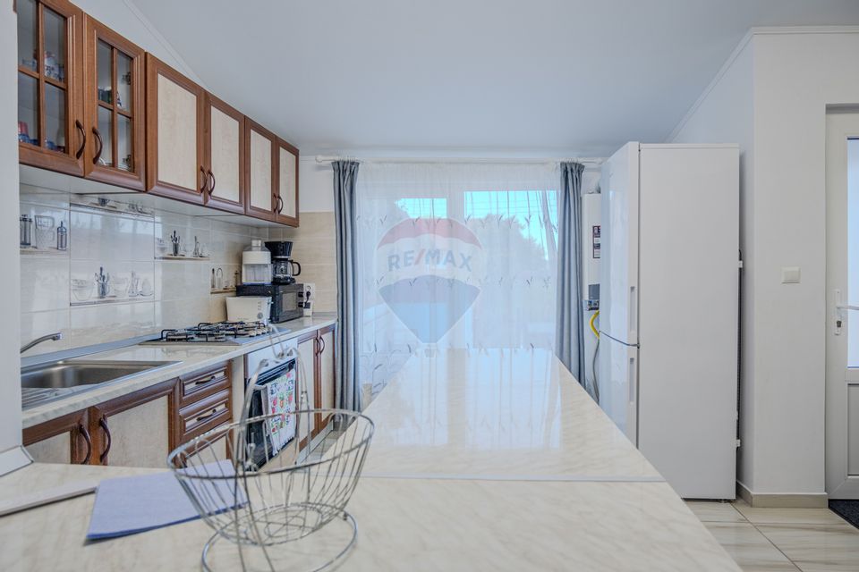 Casă de vacanță| 4 camere | Curte 400mp | Tohanu Nou | Comision 0 |