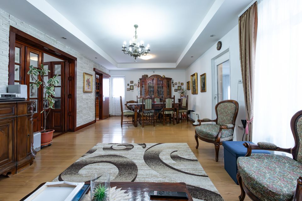 Casă / Vilă 4 camere de vânzare – Comuna Măgura, Str. Salcâmului