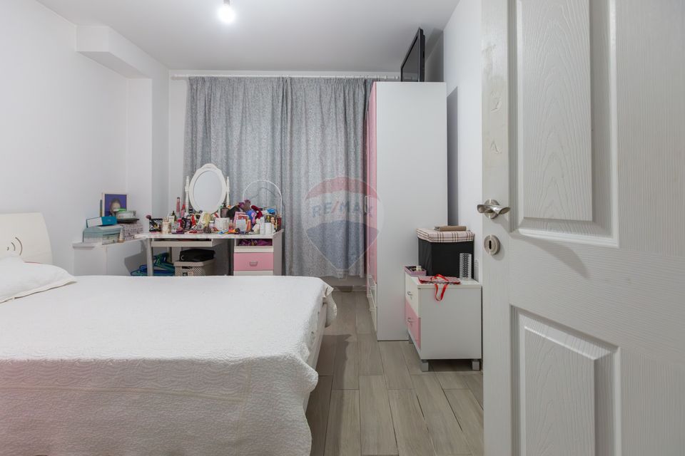 Casă / Vilă cu 4 camere de vânzare în Cartier - Gheraiesti