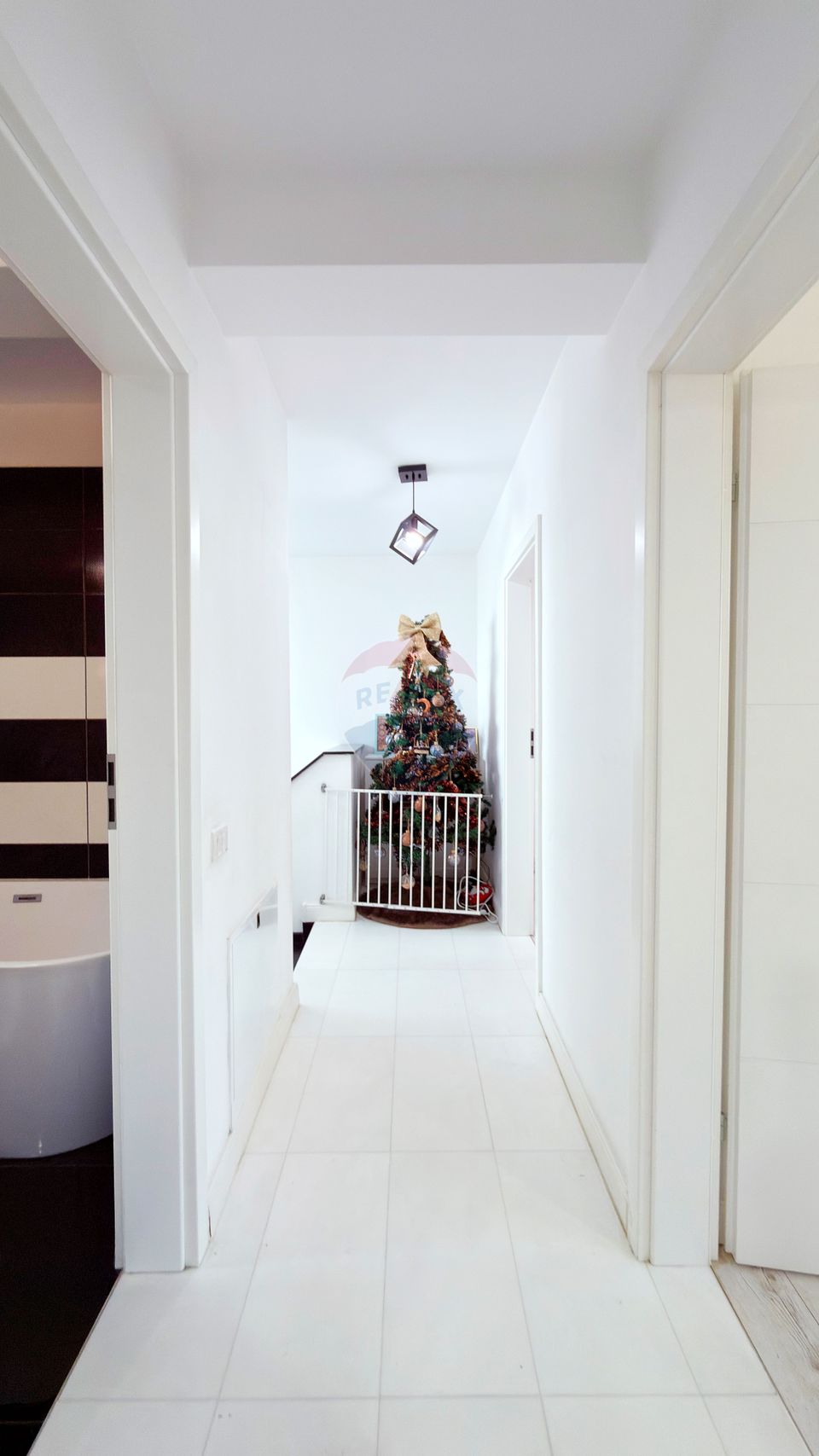 Vila 4 camere Ariesului | Teren 251 mp | 2 parcari | 10 min Metrou