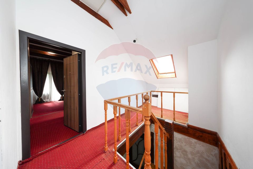 12 room Hotel / Pension for sale