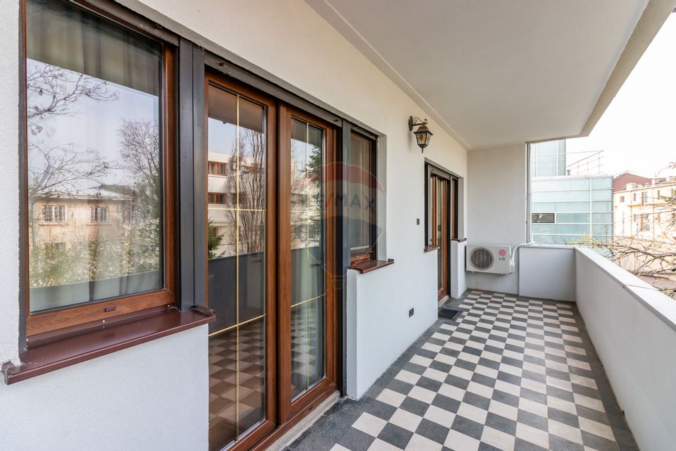 Apartament cu 4 camere de vânzare Aviatorilor/Aleea Modrogan