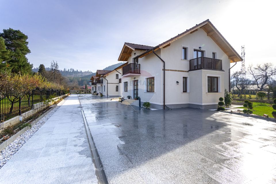 CASE NOI ÎN ARHITECTURĂ ALPINO-MODERNĂ CU ALEE PRIVATA | CRISTIAN