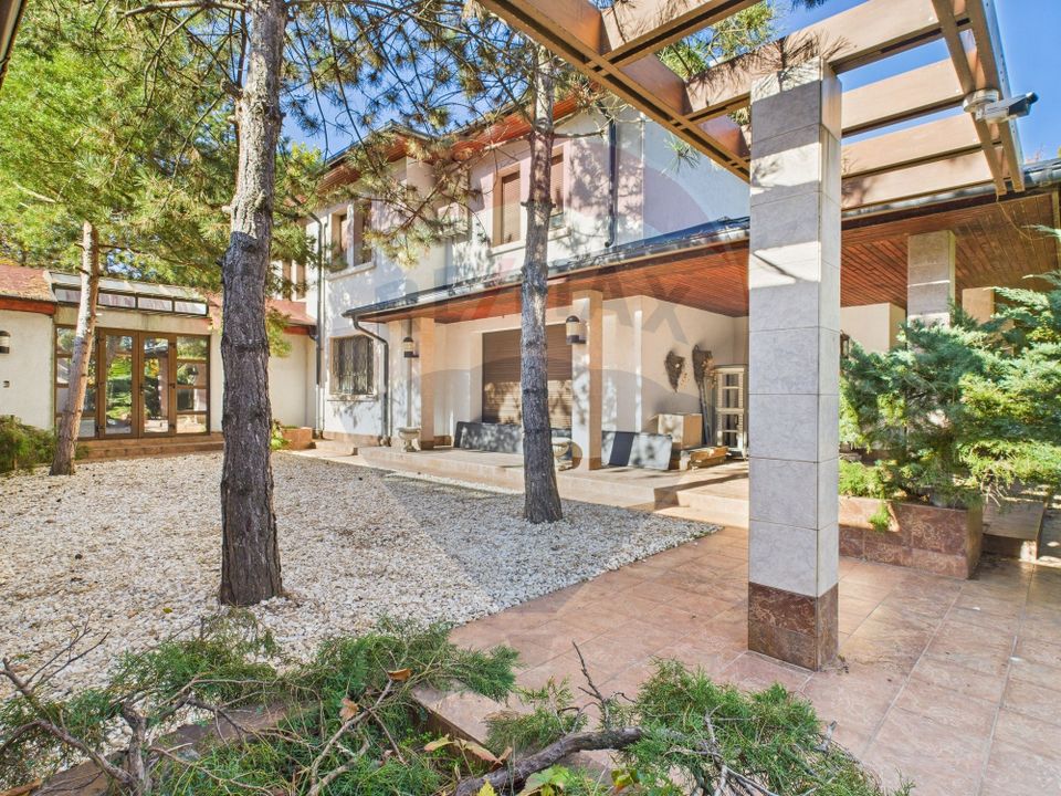 Spectacular villa in Balotesti, 5000 sqm courtyard and indoor pool