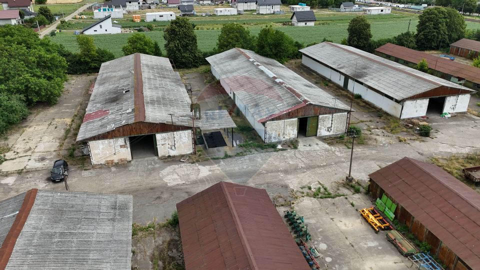 Platformă industrială 33.051 mp teren | 7.120 mp hale | Verești – SV