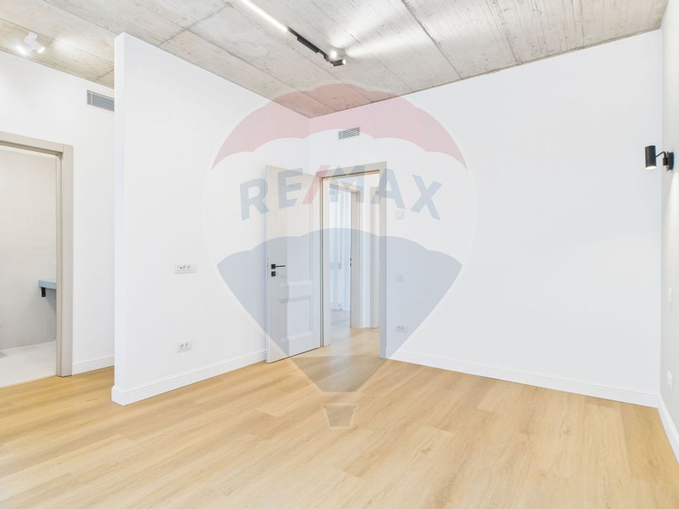 Vila luminoasa cu 4 camere si panouri solare in Amber FOREST Tunari