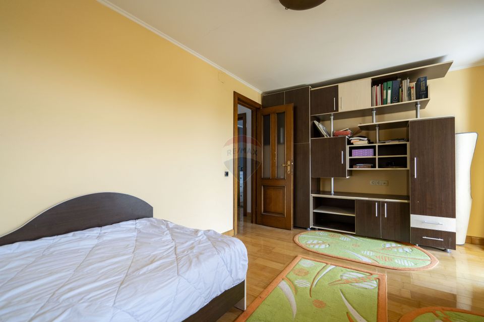 6 room House / Villa for sale