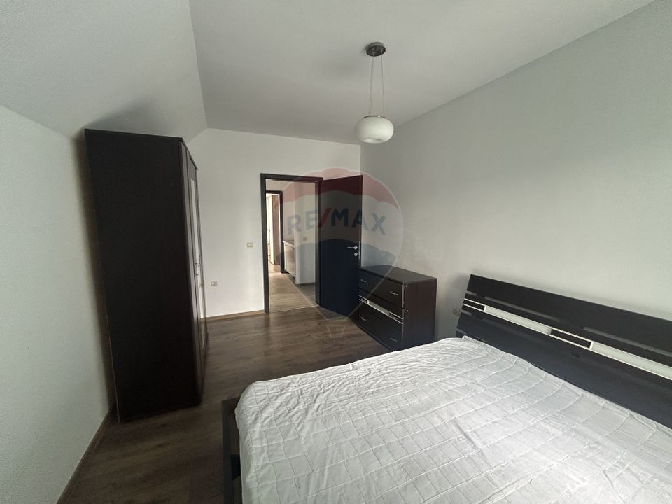 Apartament în bloc nou cu 3 camere de închiriat în zona Independenței
