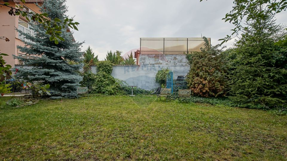 14 room Hotel / Pension for rent, Astra area