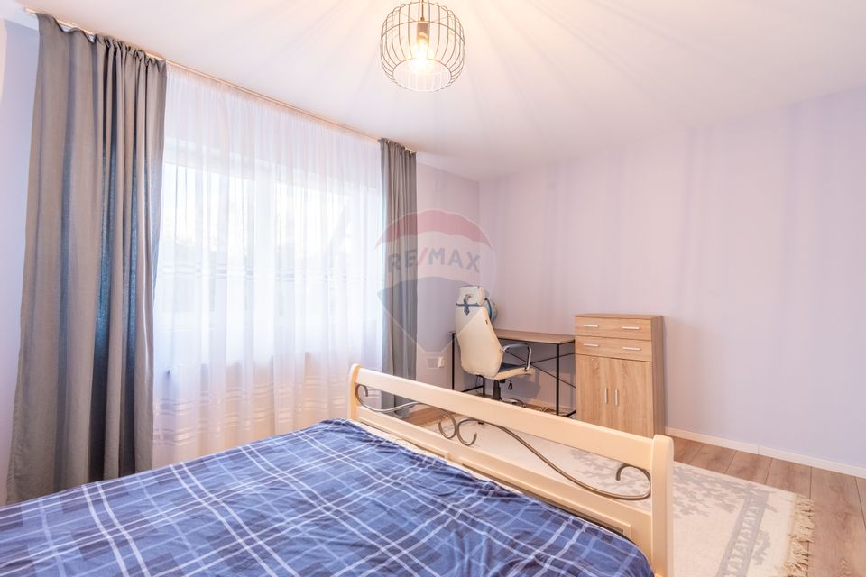 Casa individuala de vanzare 100mp, 600mp teren, garaj, zona Panemar