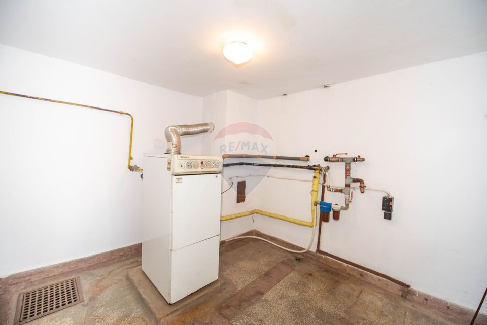 Casa individuala cu 7 camere, de vanzare 250 mp utili,  Buzau