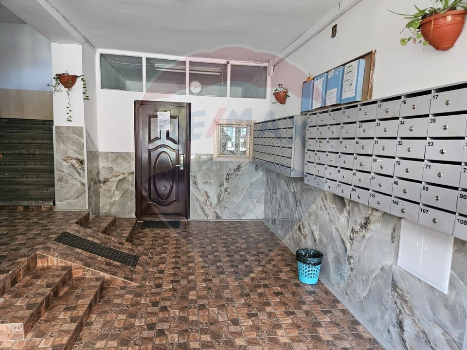 GARSONIERA  decomandata, cu priveliste  - DE VANZARE- BV/  str Traian!