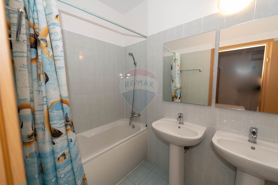 Apartament cu 3 camere de vanzare complex  Rasarit De Soare, Titan