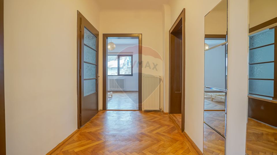 Apartament cu 3 camere în casă cu grădină Drumul Poienii