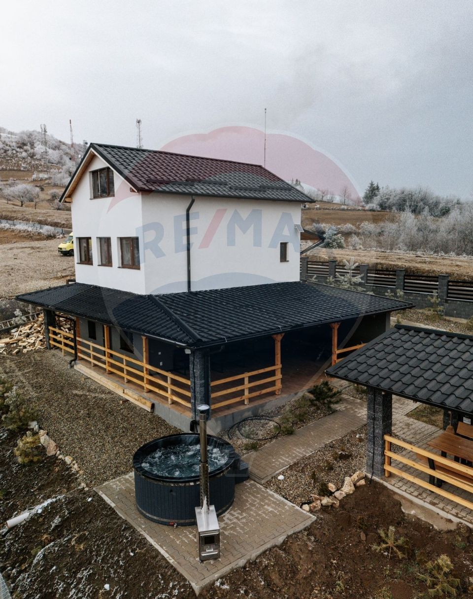 5 room House / Villa for sale
