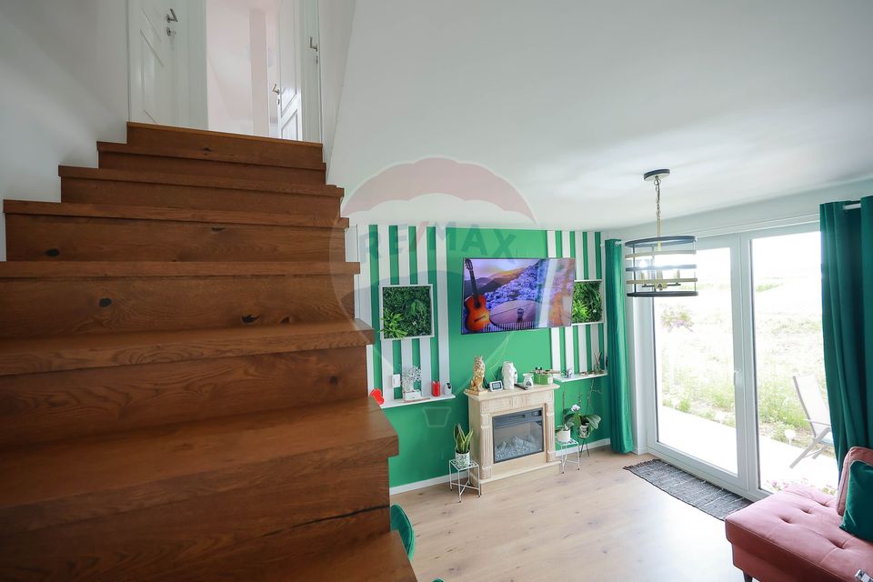 Casă cu 4 camere de vânzare - Ready to Move, în Nojorid