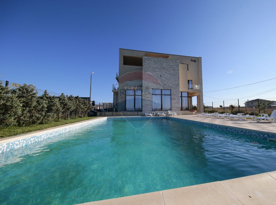 18 room Hotel / Pension for sale