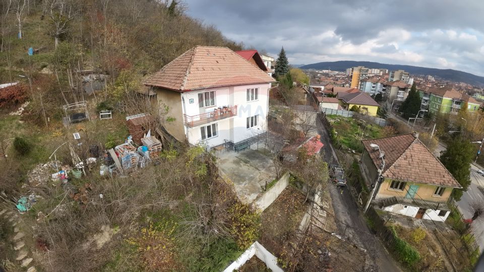 Casă / Vilă cu 5 camere de vânzare în zona Exterior Sud