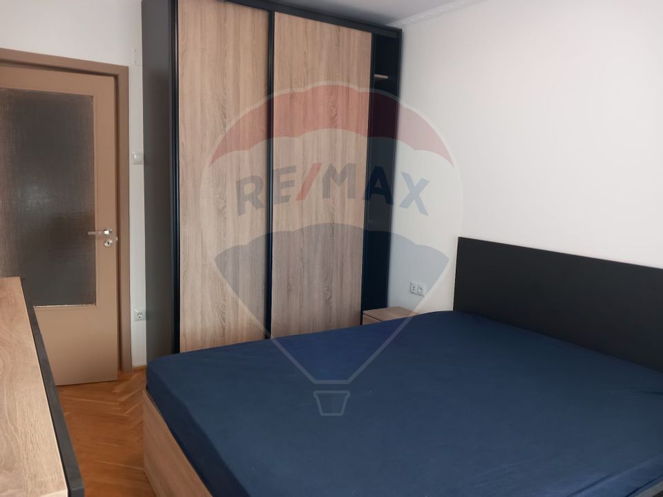 Apartament modern cu 3 camere și parcare de închiriat Ultracentral