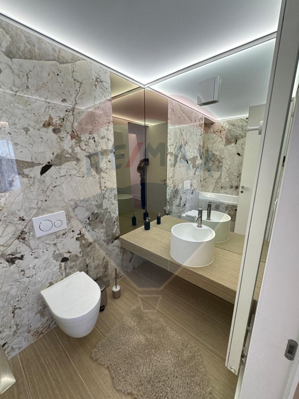 DE INCHIRIAT Apartament 3 camere – Cortina 126, Iancu Nicolae