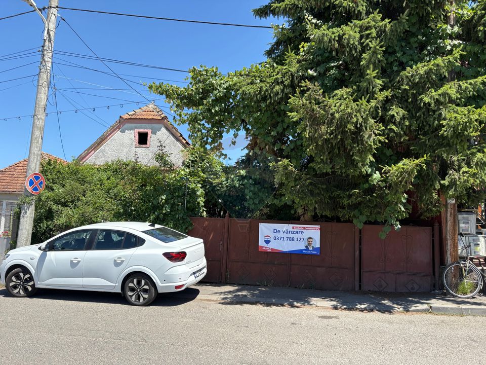 72sq.m Commercial Space for sale, Est area