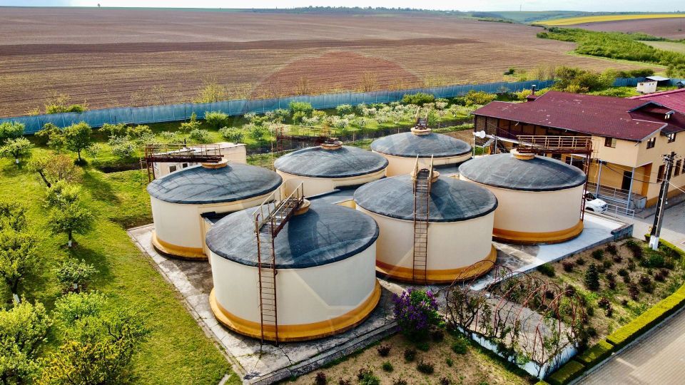 2,800sq.m Commercial Space for sale