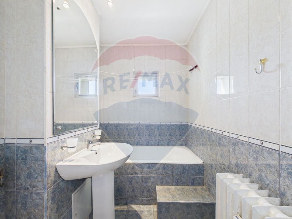 3 room Apartment for sale, Decebal area