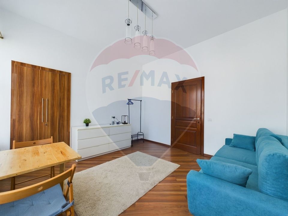 5 rooms apartment with central heating for sale in Cismigiu area