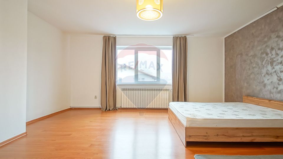 4 room Apartment for sale, Tractorul area