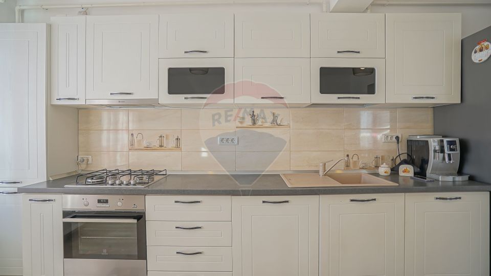 REZERVAT! Penthouse cochet, 3 camere, terasă mare, langă aeroport