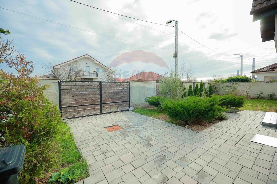 Casă 4 Camere cu Garaj, Construită de Proprietar, Cartier Episcopia