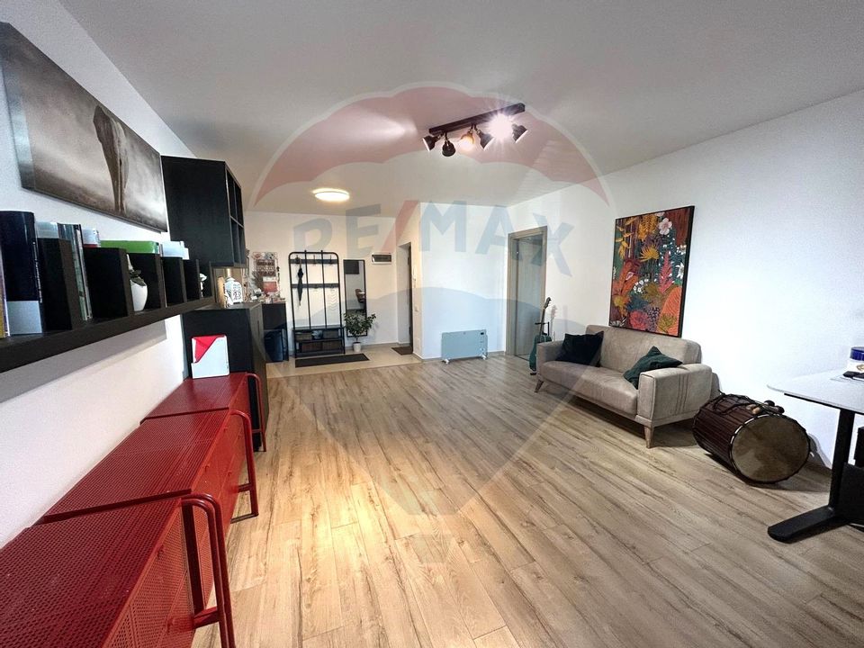 Apartament spatios 2 camere Eminescu-Locuință, cabinet, sau birou