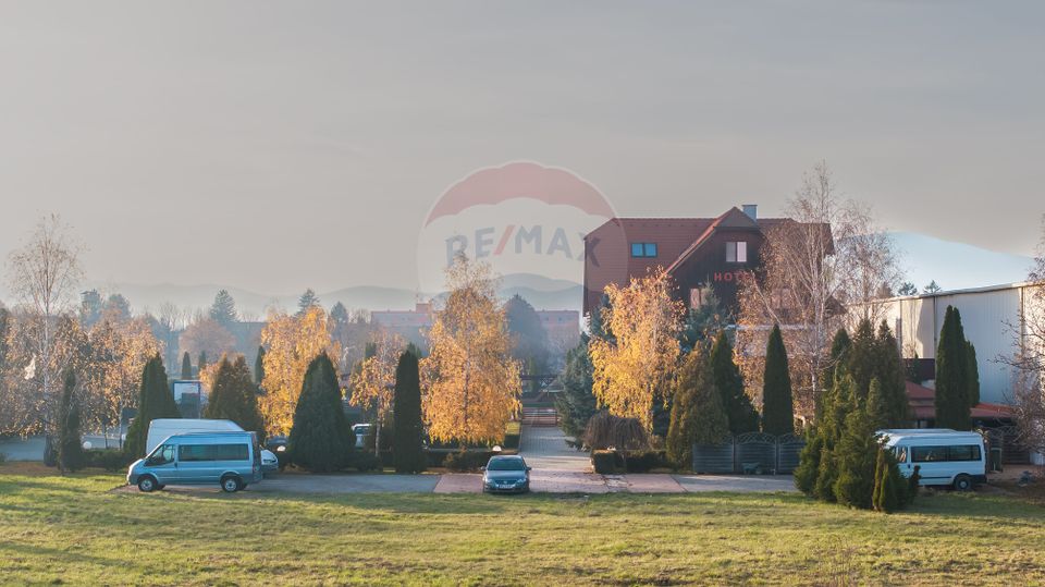 HOTEL,PISCINA SI CORT DE EVENIMENTE | 18080 MP TEREN | GRIVITEI BRASOV