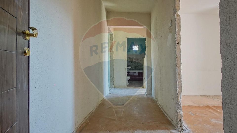 Apartament cu 2 camere de vanzare de renovat,  Bartolomeu