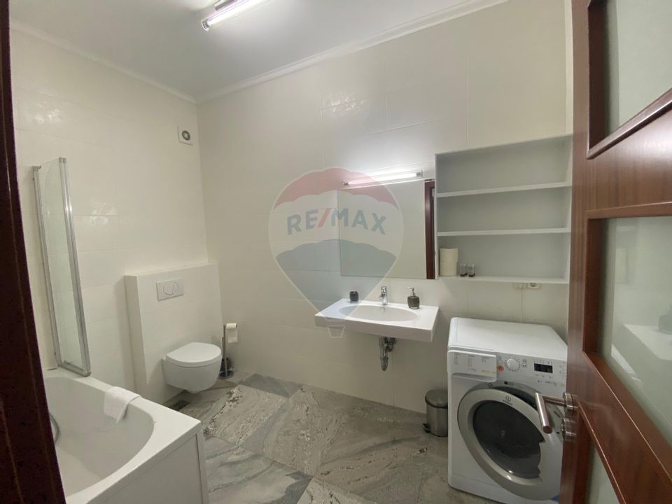 Apartament cu 3 camere de închiriat în zona Semicentrală