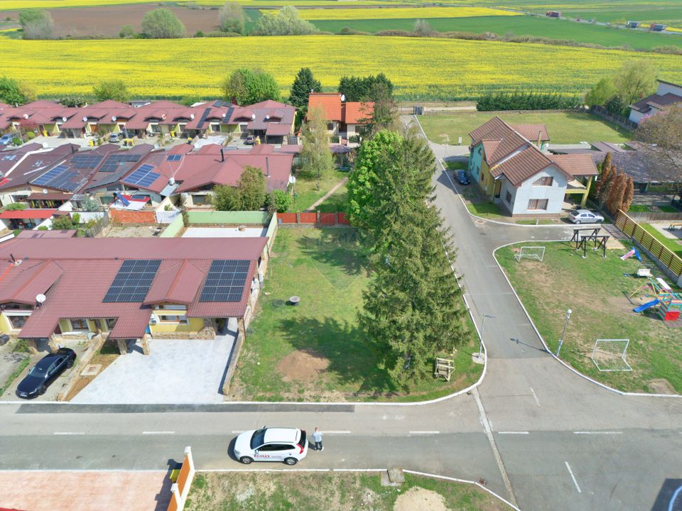 Teren intravilan 581 mp în cartierul Verde, Arad