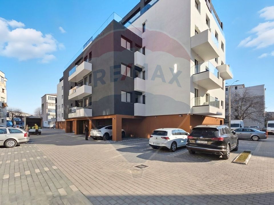3 room Apartment for sale, Mioritei area