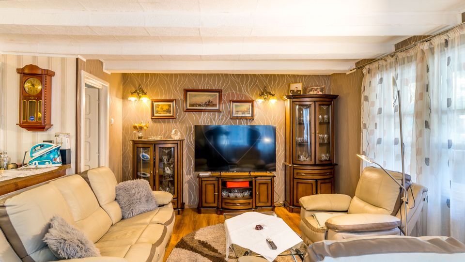 Casă / Vilă cu 6 camere de vânzare