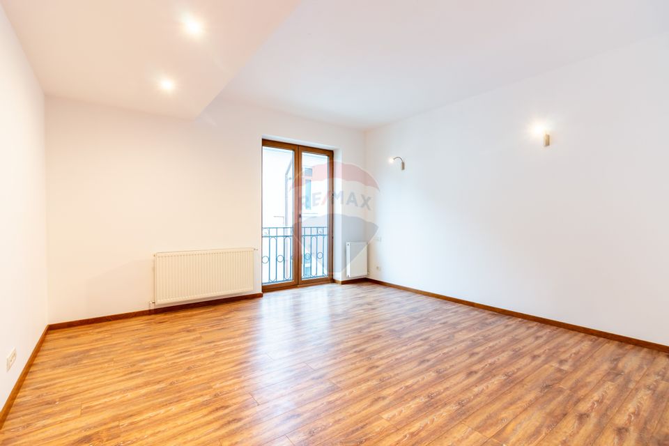 4-5 Bedroom Villa in Floreasca | Ideal for Residential or Office