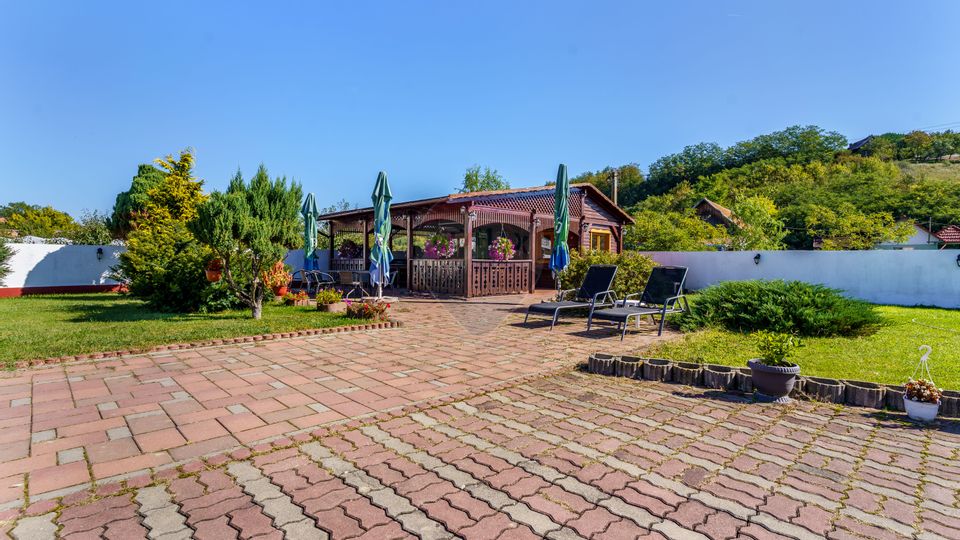 Pensiune cu 16 camere de vânzare, potential investitie,COMISION 0