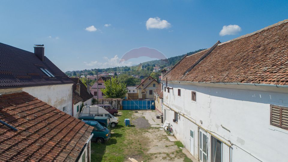 Oportunitate de investiție | Imobil săsesc cu proiect de apartamentare