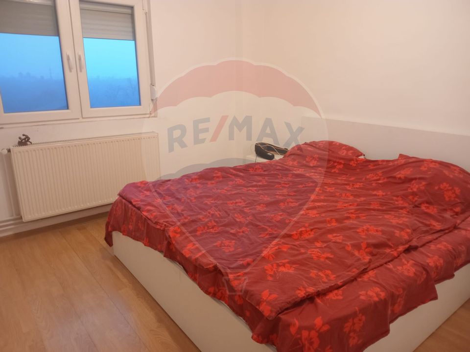 Inchiriere apartament 4 camere  pe Faleza Muresului Polivalenta