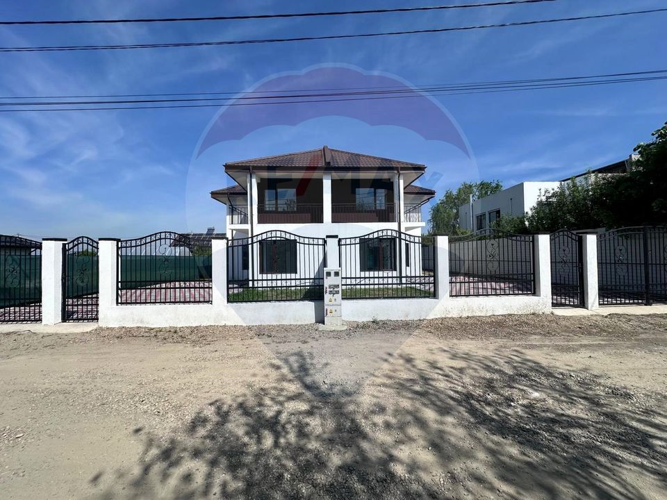 4 room House / Villa for sale