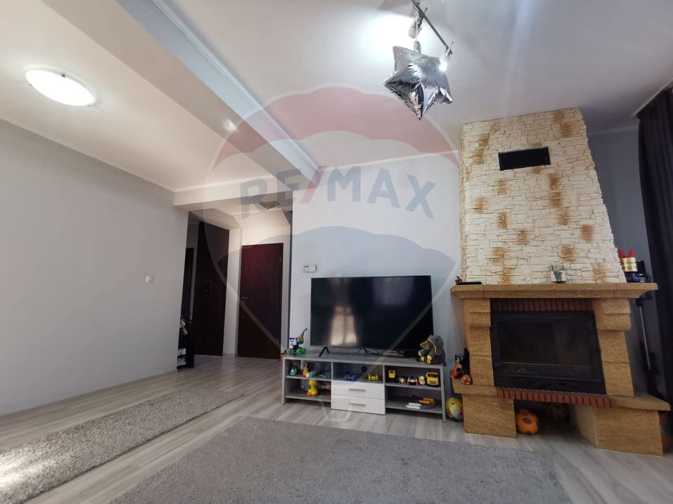 Casă 6 camere si curte, zona Metro Oradea, de vanzare