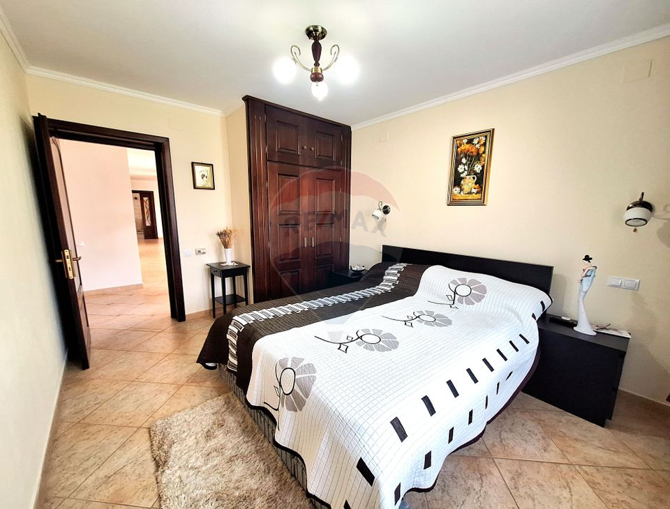 4 room House / Villa for sale