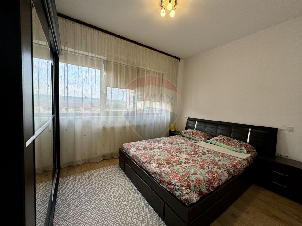 Apartament cu 3 camere, loc de parcare, de închiriat, Parcul Poligon