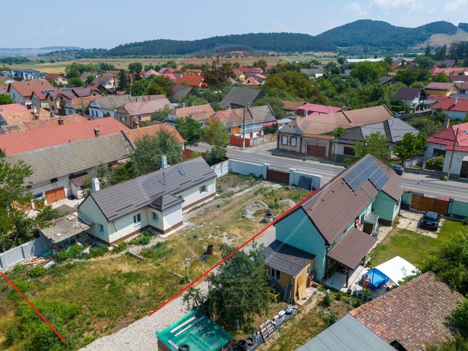 Casa renovata cu teren generos