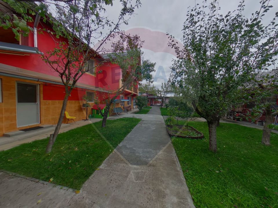 Casă / Vilă cu 16 camere de vânzare în zona Bobâlna